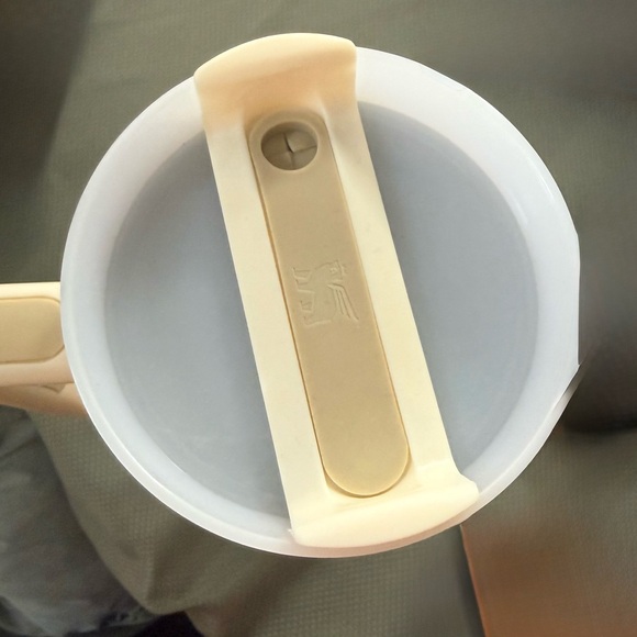 Stanley Cream Custom Travel Mug with Winnie the Pooh Print - Picture 4 of 5